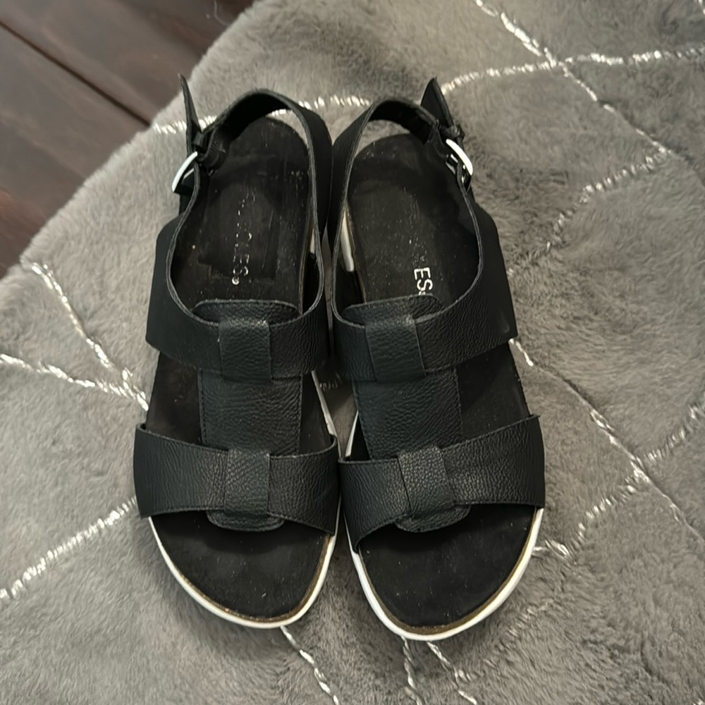 Aerosoles size 6 slip on sandal